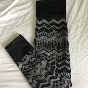 Lululemon tights size 2 and 4